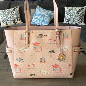 Michael Kors Gilly leather Gilly tote